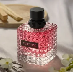Valentino Donna Born In Roma
